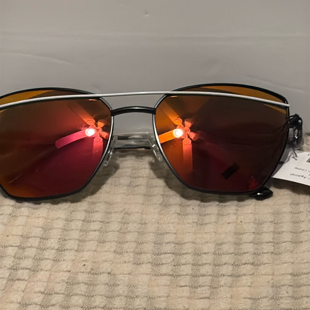 NWT Sunglasses unisex